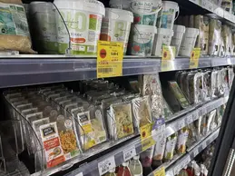 427-biocoop-magasin-bio-avignon-montfavet-la-vie-en-bieau-plats-prepares-snacking-salade-frais.webp