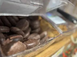 427-biocoop-magasin-bio-avignon-montfavet-la-vie-en-bieau-vrac-chocolat.webp